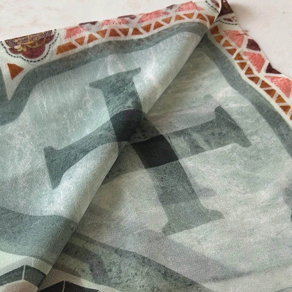 N/A stylish scarf